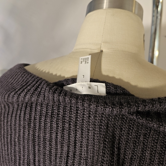 Off shoulder knit dress - Picture 4 of 4